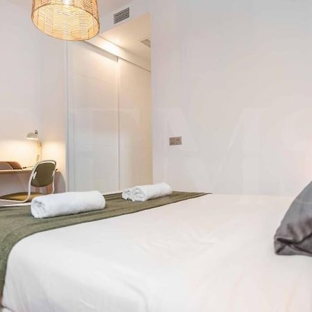 Fresh & Stylish Apartment With Parking By Rems Málaga Extérieur photo