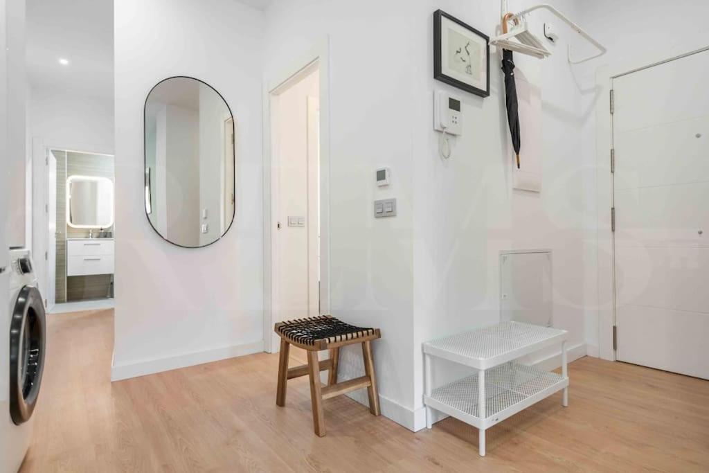 Fresh & Stylish Apartment With Parking By Rems Málaga Extérieur photo