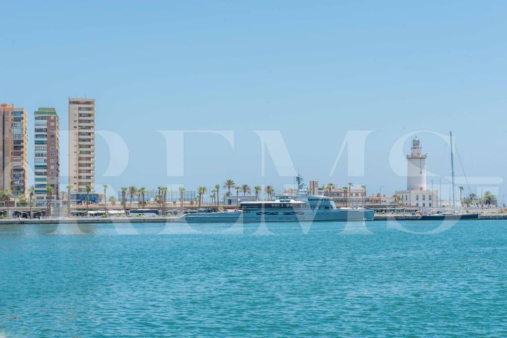 Fresh & Stylish Apartment With Parking By Rems Málaga Extérieur photo