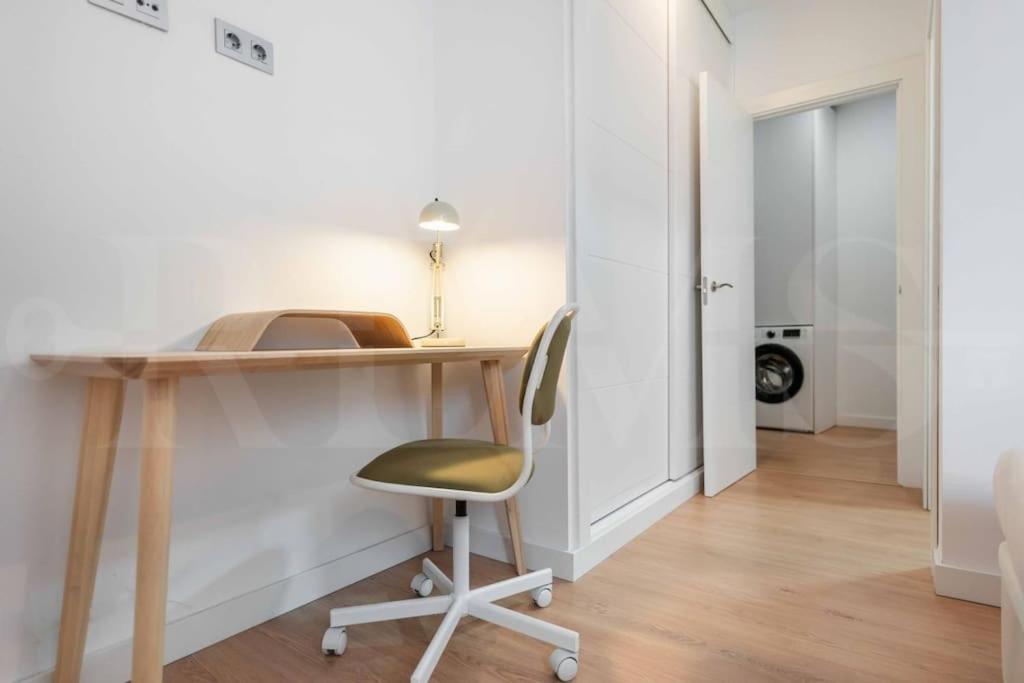 Fresh & Stylish Apartment With Parking By Rems Málaga Extérieur photo