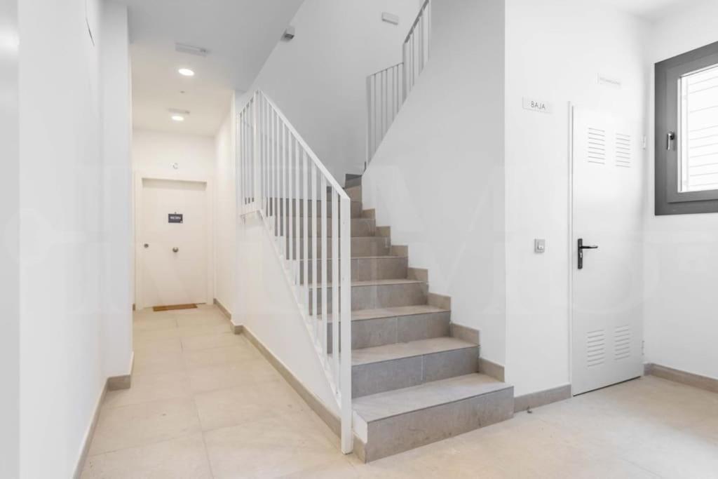 Fresh & Stylish Apartment With Parking By Rems Málaga Extérieur photo