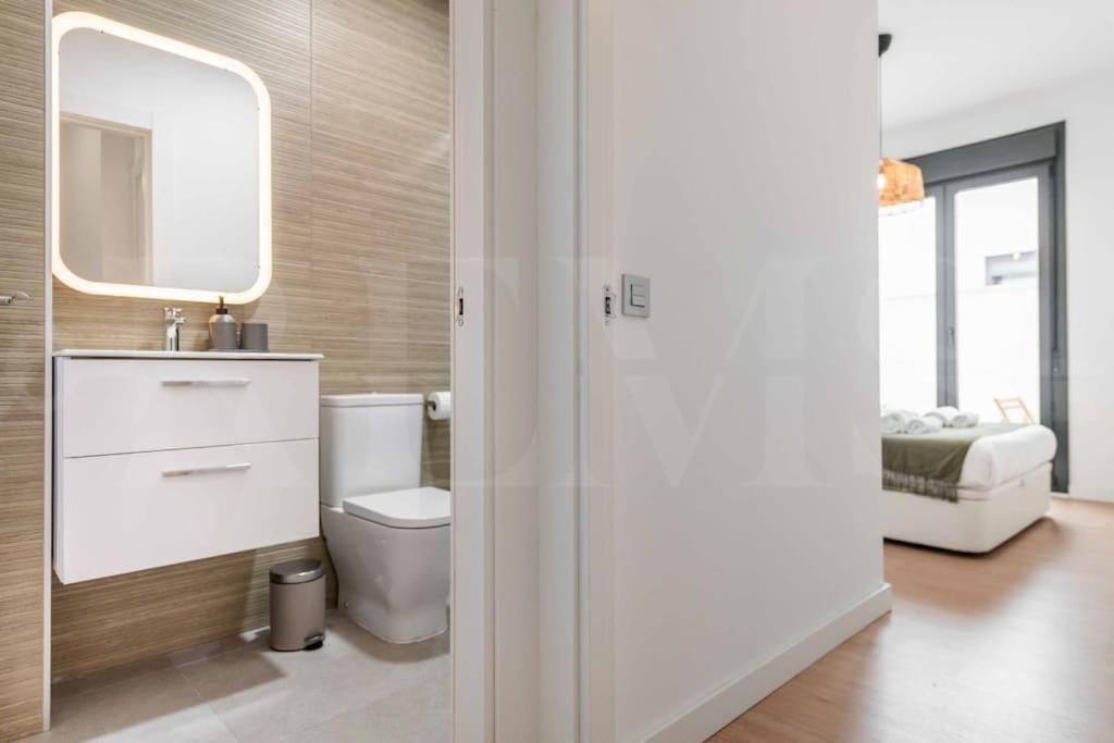 Fresh & Stylish Apartment With Parking By Rems Málaga Extérieur photo