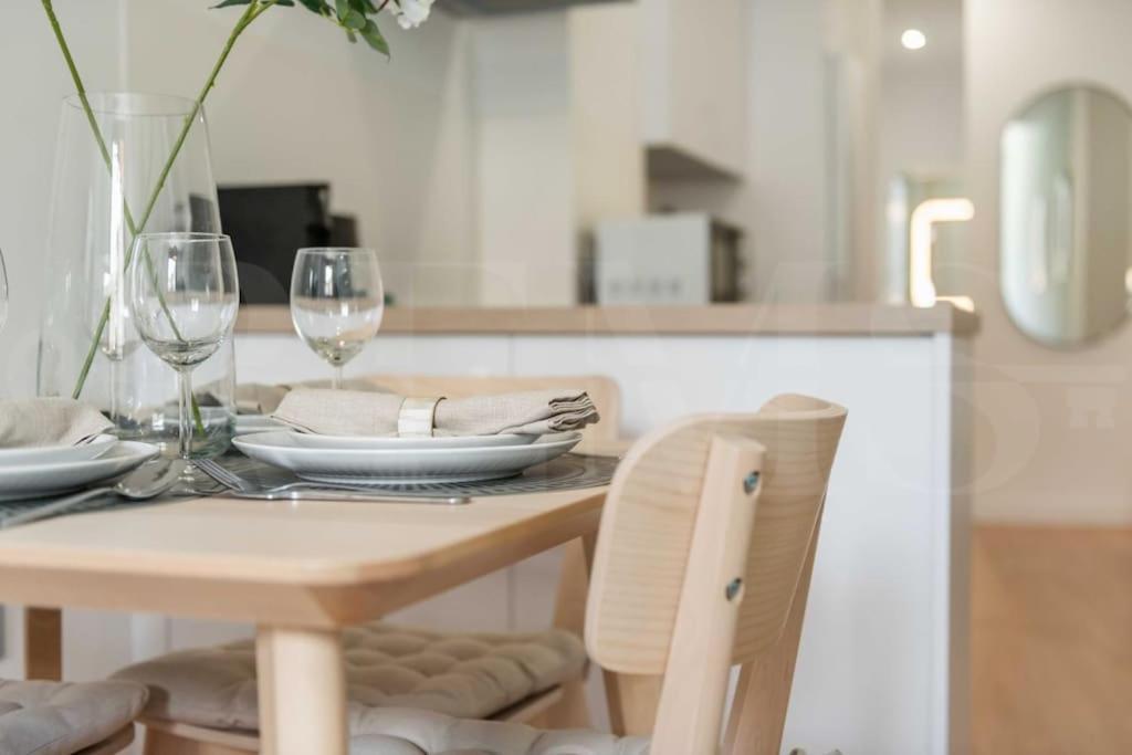 Fresh & Stylish Apartment With Parking By Rems Málaga Extérieur photo
